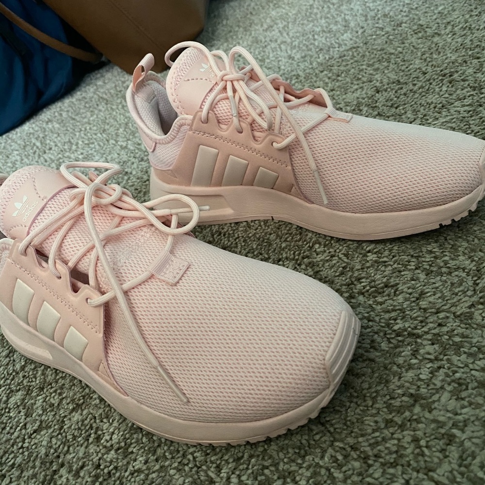 Pink kids adidas sneaker
